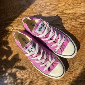 CONVERSE Purple. Size 6.